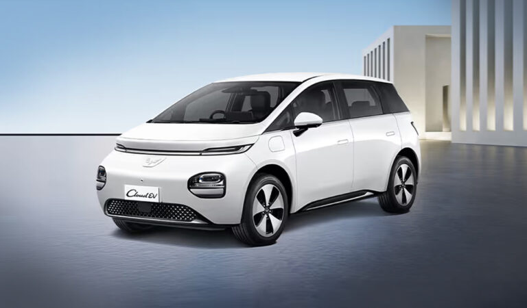 Wuling Cloud EV Meluncur, Melengkapi Daftar Mobil Listrik di Bawah Rp500 Juta