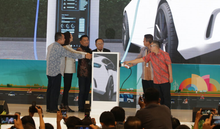 PEVS 2025 Dibuka: Kendaraan Listrik Berakselerasi